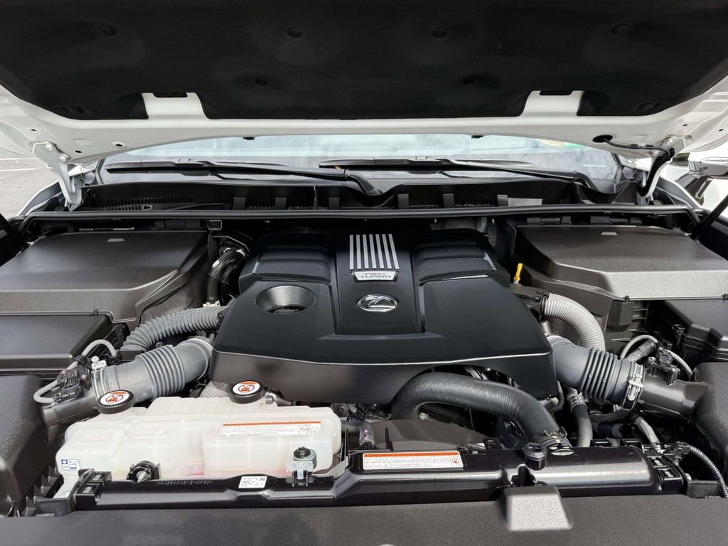 Used 2024 Lexus LX 600 F Sport image 31