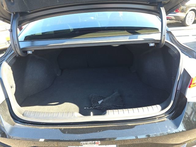 Used 2023 Hyundai Elantra Limited w/ Cargo Package image 24