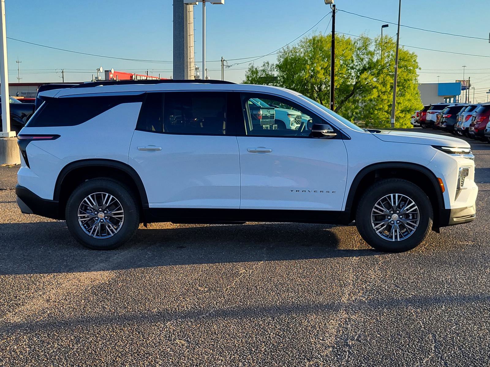 New 2026 Chevrolet Traverse LT w/ Driver Confidence Package image 6