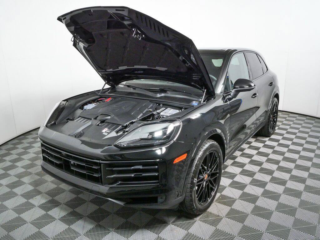 New 2026 Porsche Cayenne AWD/4WD image 35