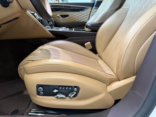 Used 2022 Bentley Flying Spur V8 AWD/4WD image 9