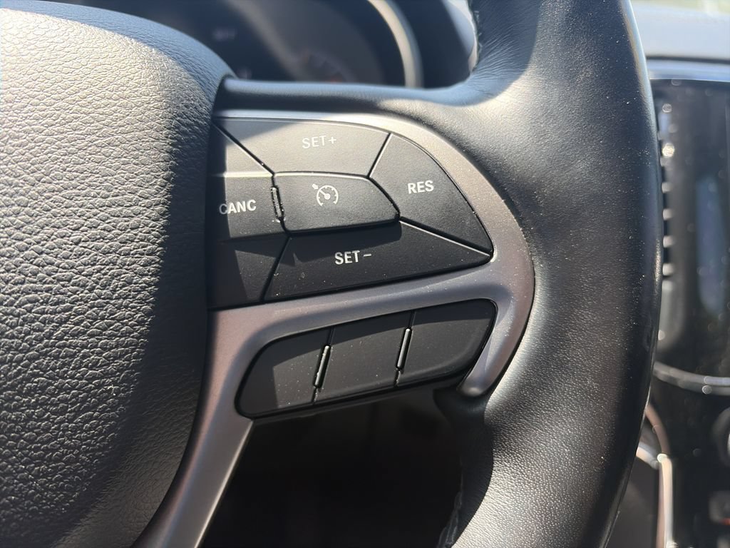 Used 2021 Jeep Grand Cherokee Overland AWD/4WD image 21