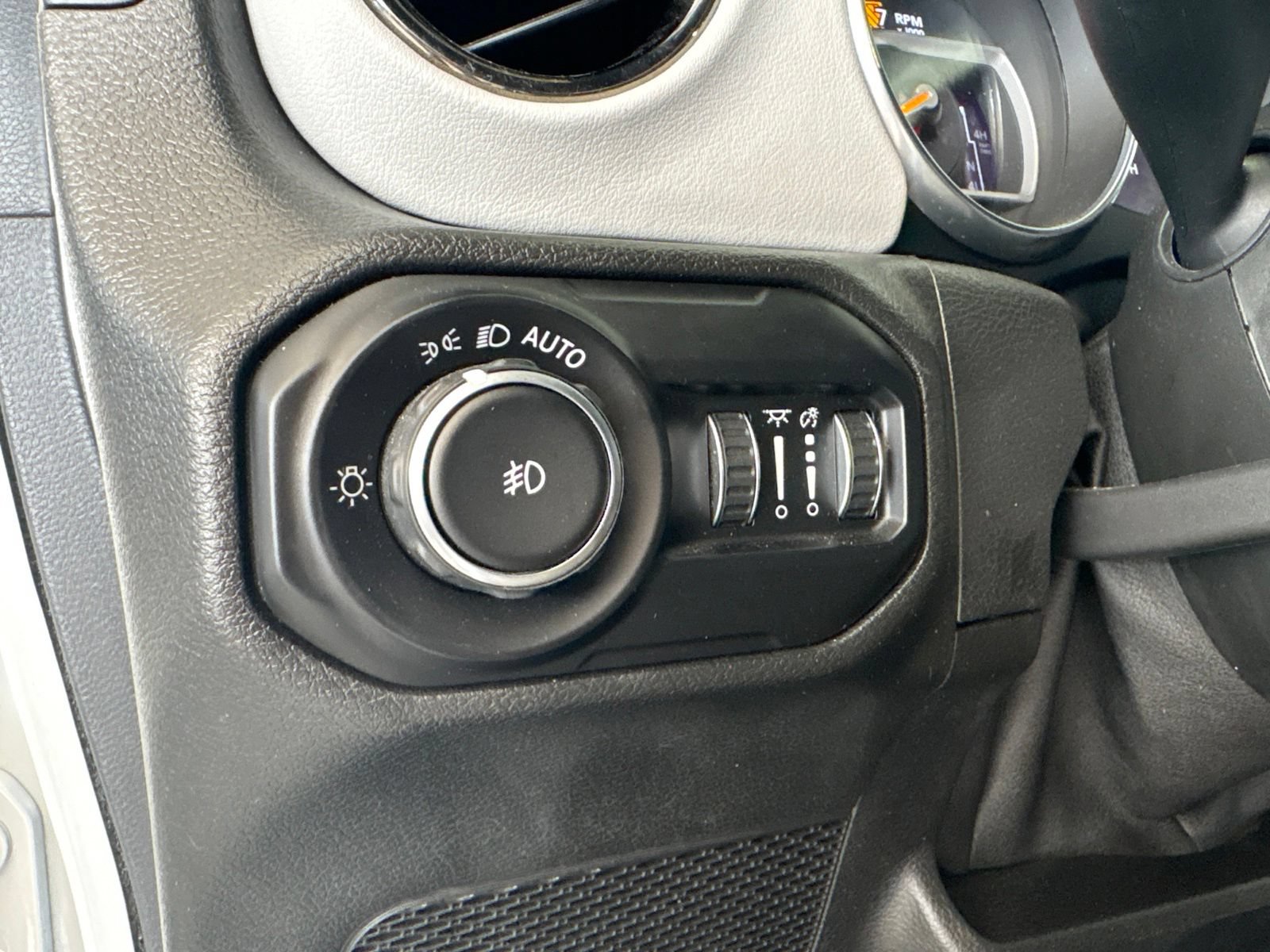 Used 2021 Jeep Wrangler Unlimited Sahara AWD/4WD image 12