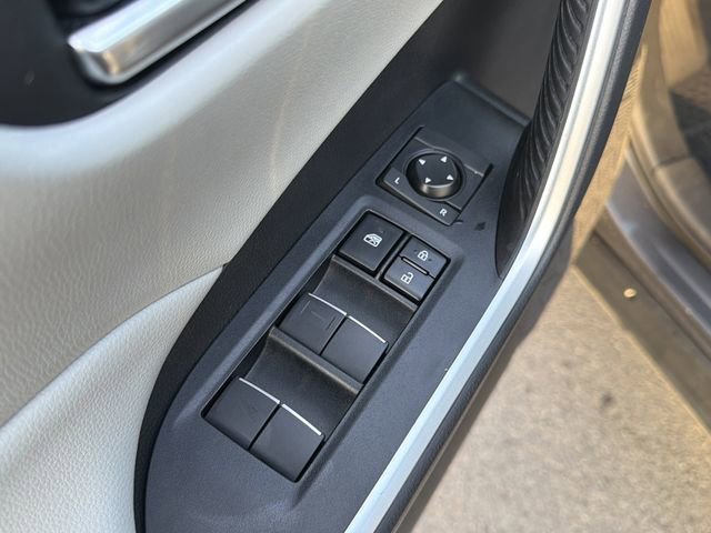 Used 2021 Toyota RAV4 XLE Premium AWD/4WD image 23