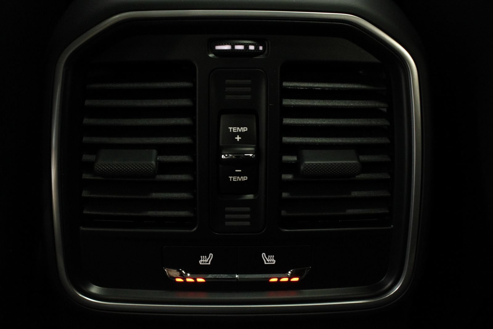New 2026 Porsche Macan AWD/4WD image 36