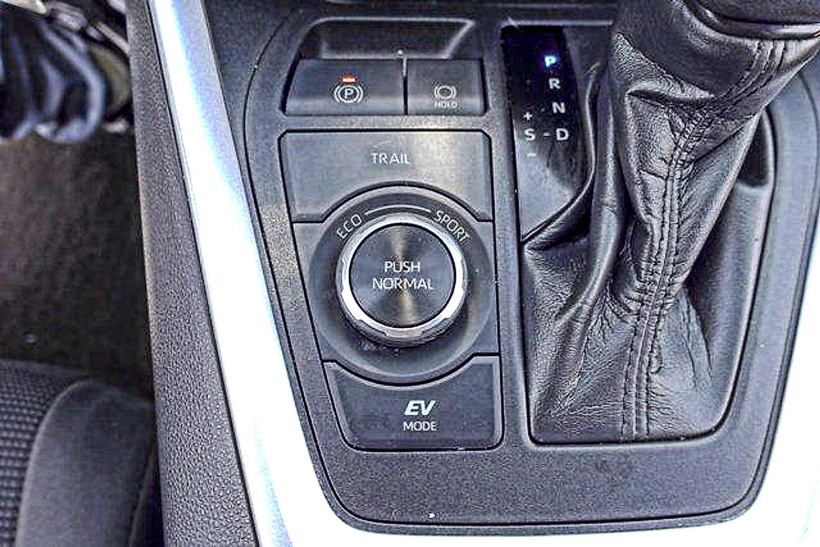 Used 2021 Toyota RAV4 LE AWD/4WD image 20