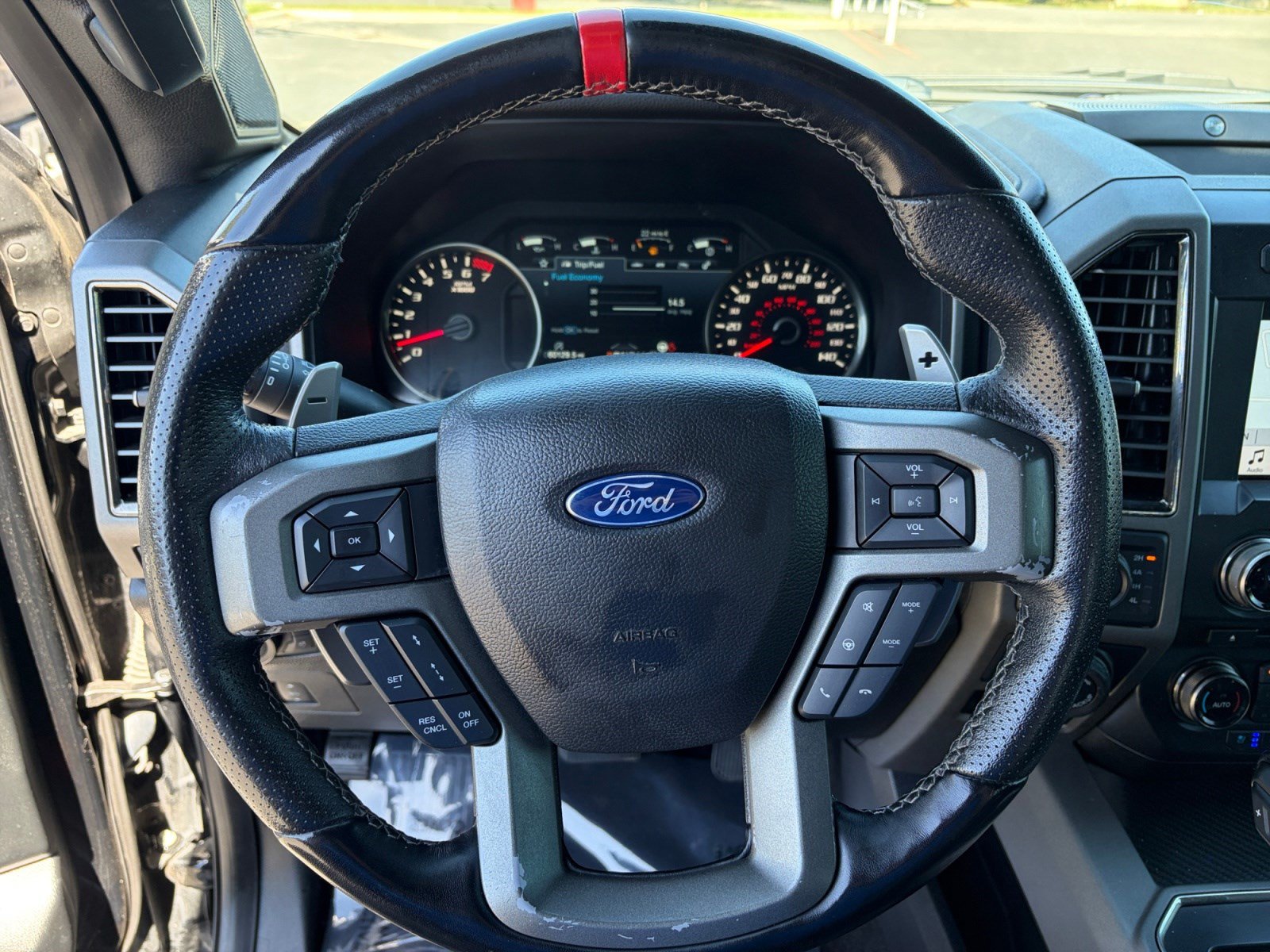 Used 2018 Ford F150 Raptor w/ Equipment Group 802A Luxury AWD/4WD image 12