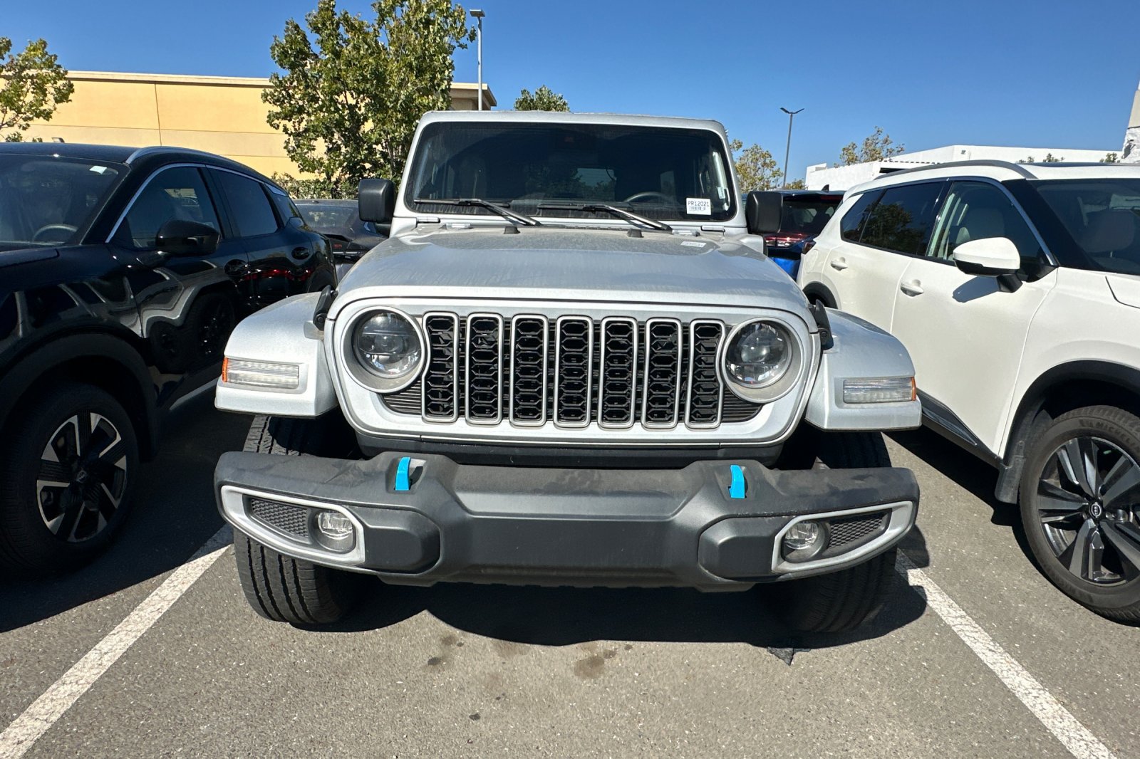 Used 2024 Jeep Wrangler Unlimited Sahara AWD/4WD image 3