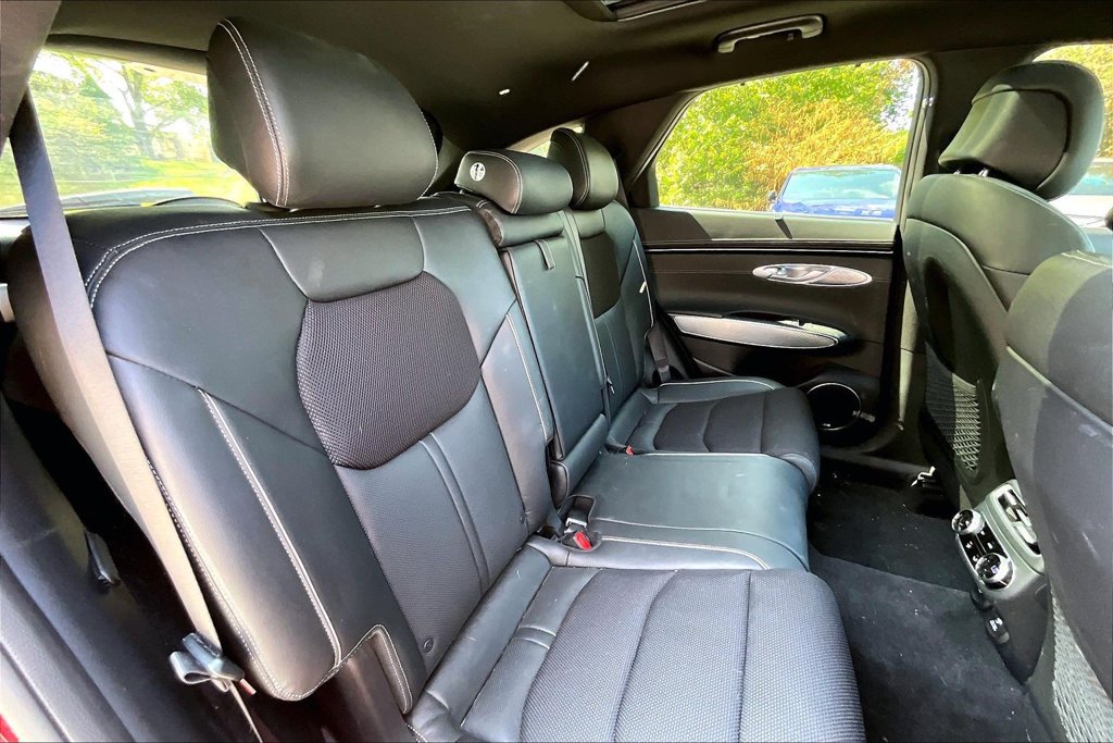 Used 2024 Genesis GV70 2.5T w/ Sport Prestige Package AWD/4WD image 37