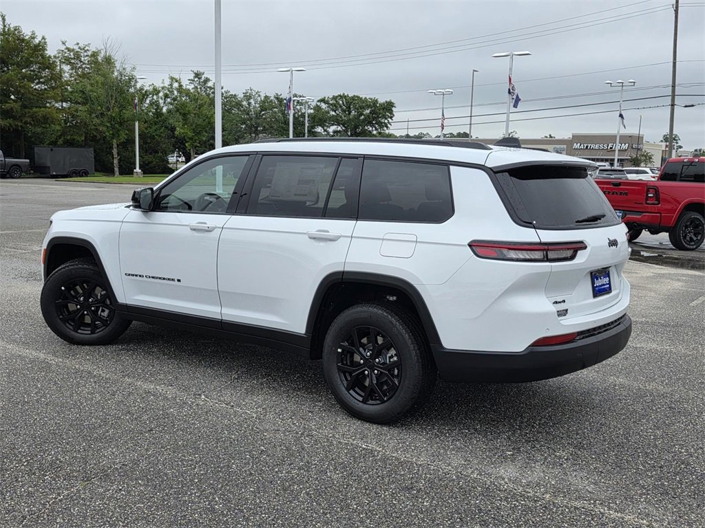 New 2025 Jeep Grand Cherokee L Altitude image 4