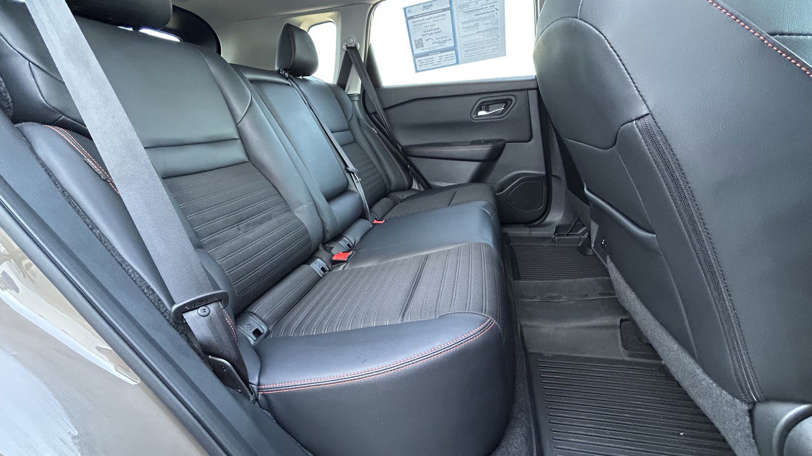 Used 2025 Nissan Rogue SV image 15