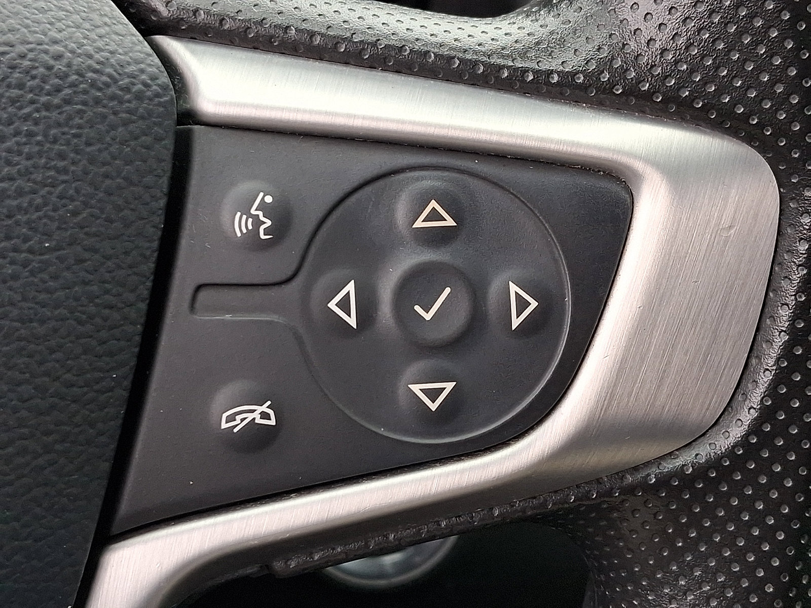 Certified 2023 GMC Terrain SLE w/ Driver Convenience Package image 22