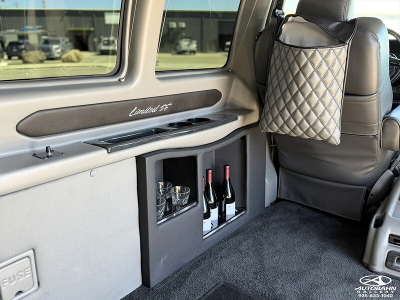 Used 2017 GMC Savana 2500 RWD image 25