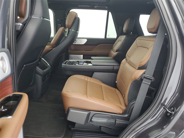 Used 2023 Lincoln Navigator Reserve image 14