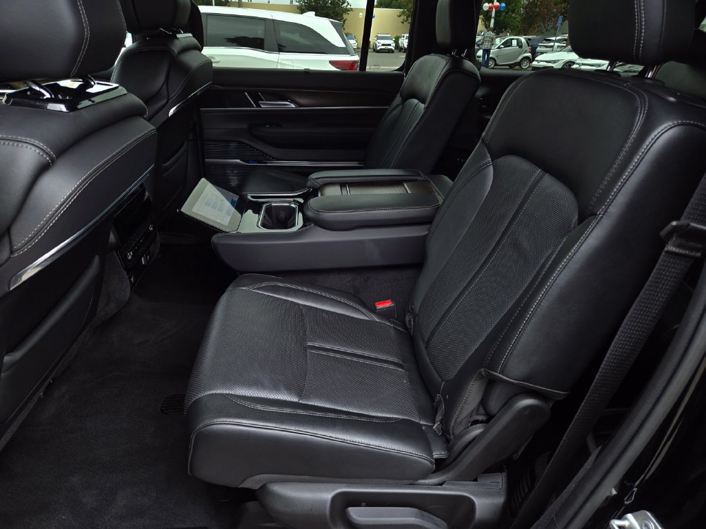 Used 2024 Jeep Grand Wagoneer L 4WD image 15