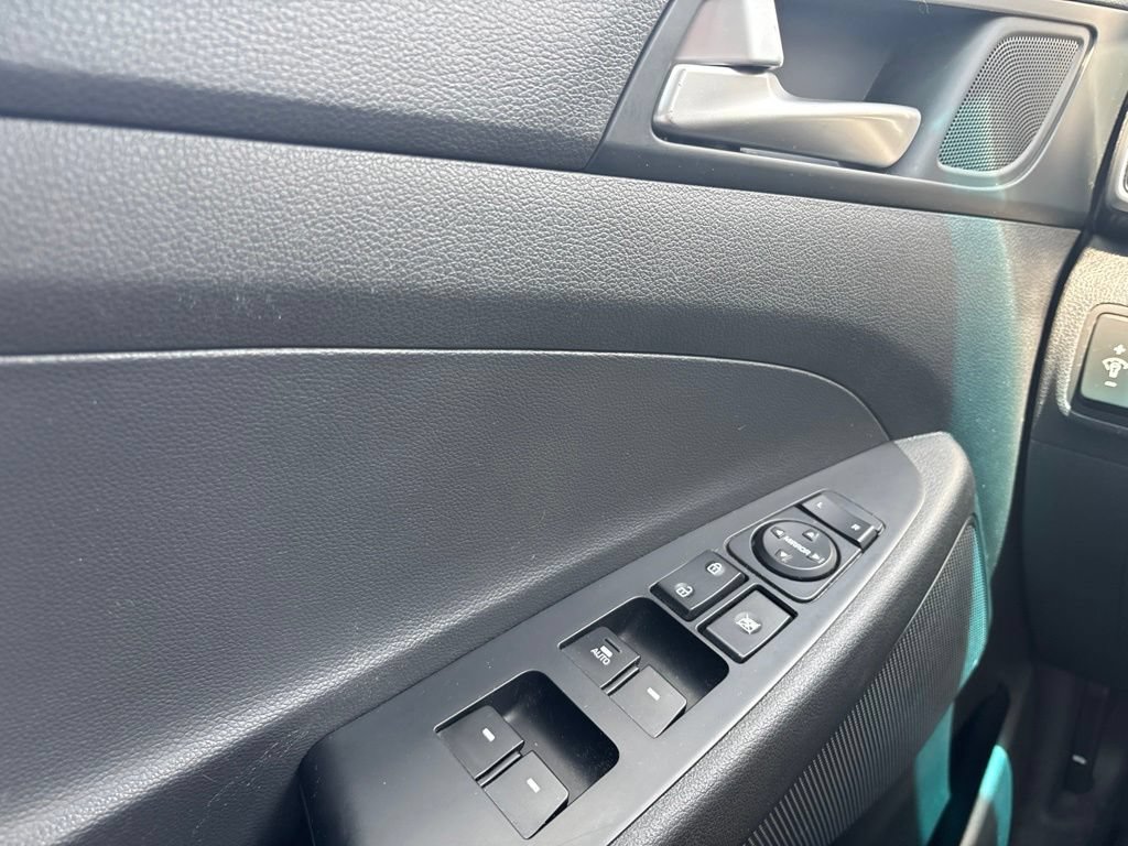Certified 2021 Hyundai Tucson SEL AWD/4WD image 17