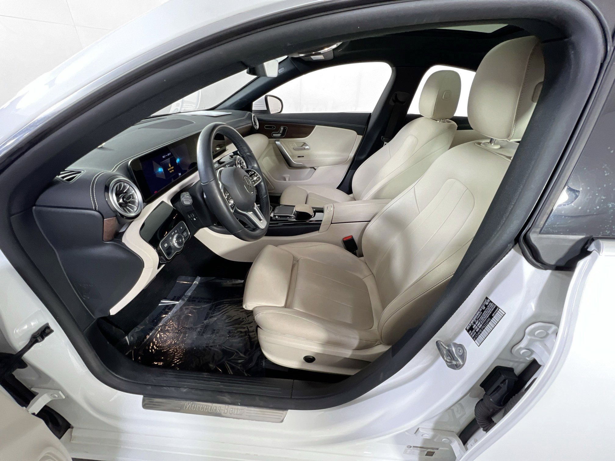 Used 2023 Mercedes-Benz CLA 250 4MATIC image 20