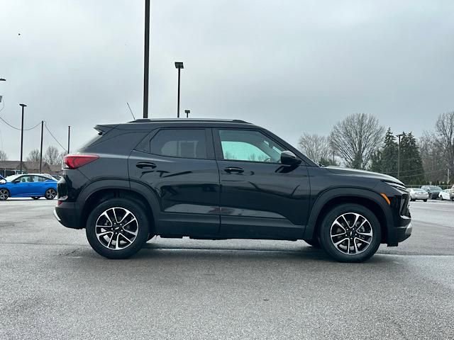 Used 2025 Chevrolet TrailBlazer LT image 9