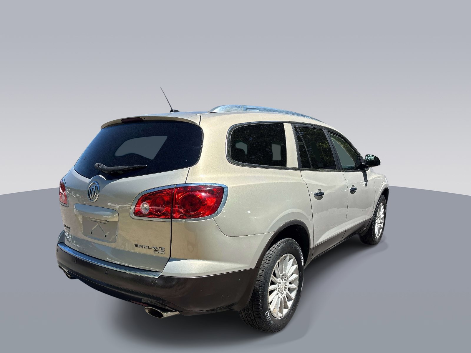 Used 2011 Buick Enclave CXL FWD image 3