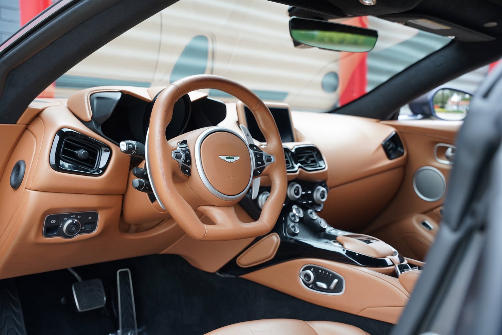Used 2020 Aston Martin V8 Vantage Coupe RWD image 17