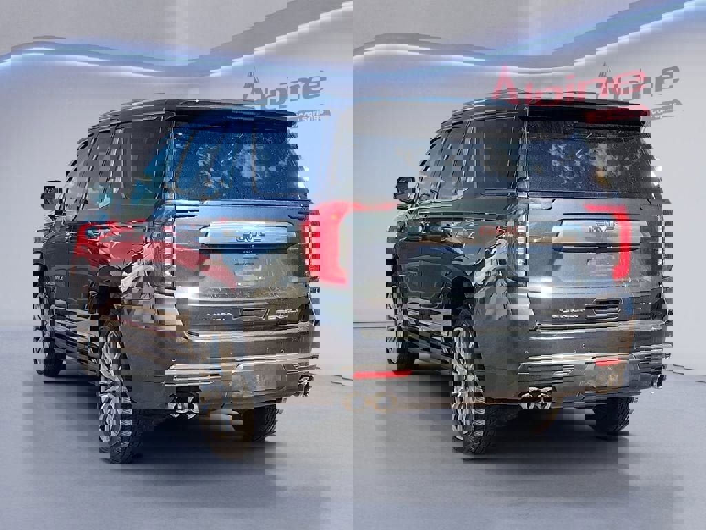 Used 2021 GMC Yukon Denali w/ Denali Premium Package image 3