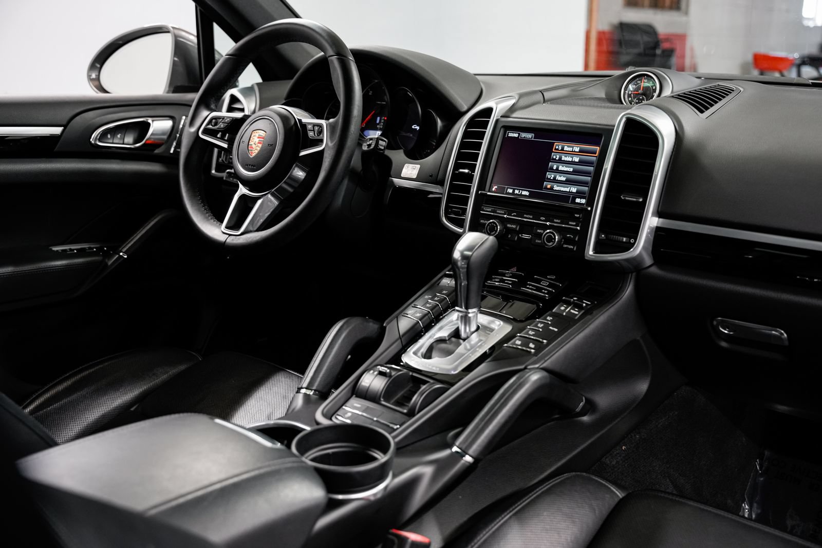 Used 2015 Porsche Cayenne Diesel AWD/4WD image 25