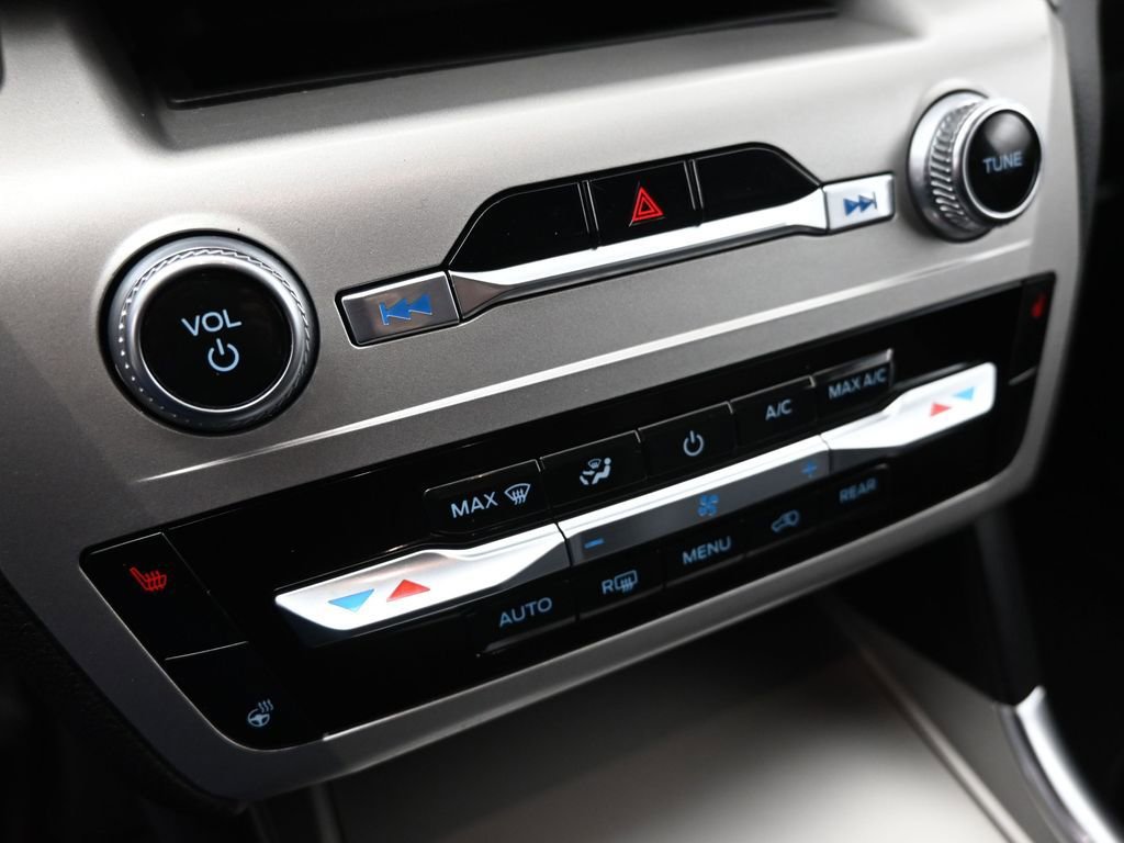 Certified 2022 Ford Explorer XLT w/ Equipment Group 202A image 17