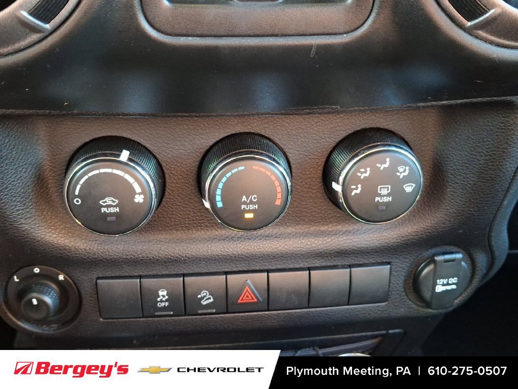 Used 2018 Jeep Wrangler Unlimited Sport S AWD/4WD image 18