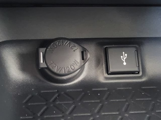 Used 2022 Toyota RAV4 XLE w/ Convenience Package FWD image 12