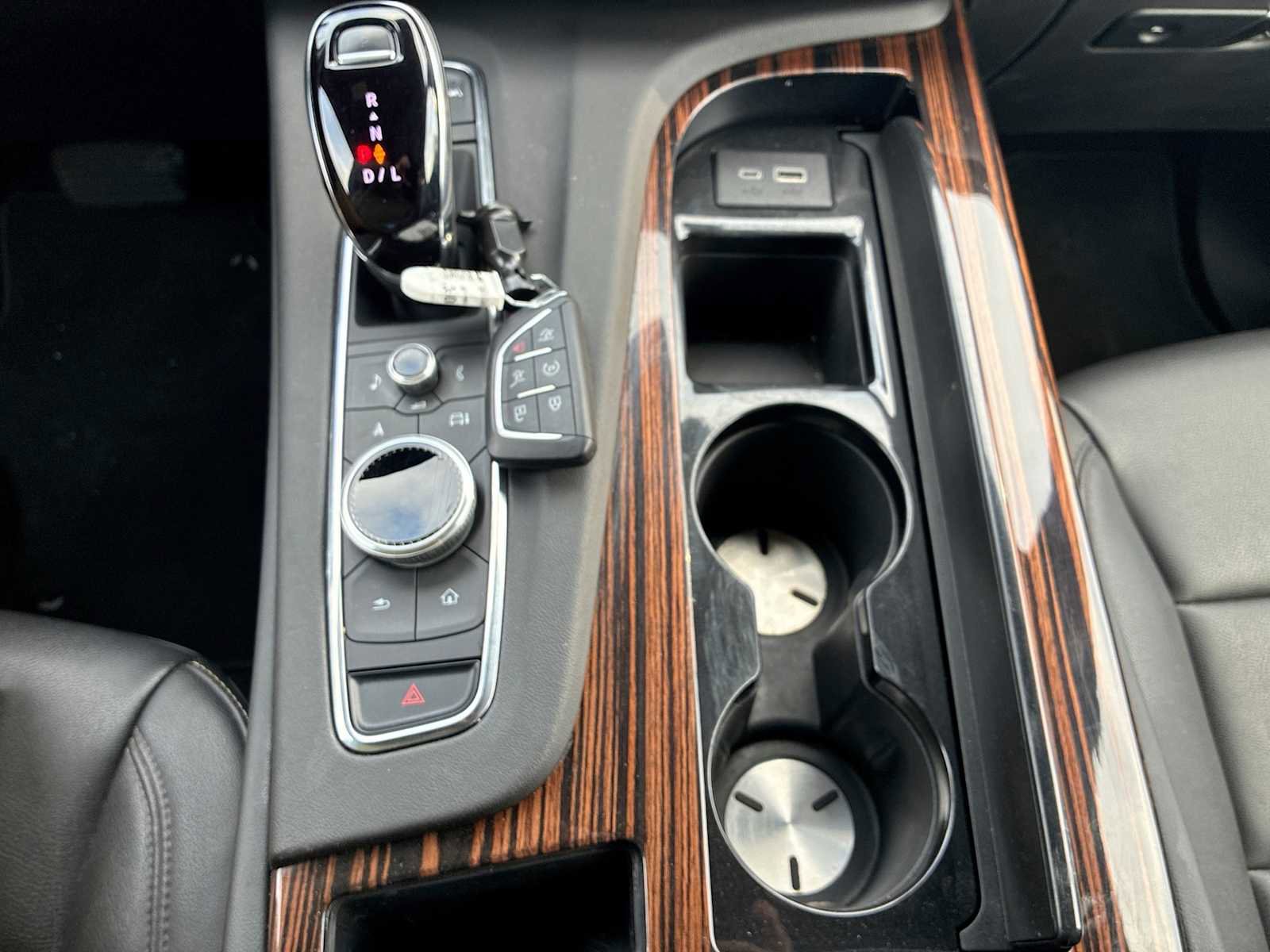 Certified 2024 Cadillac Escalade ESV Luxury image 16