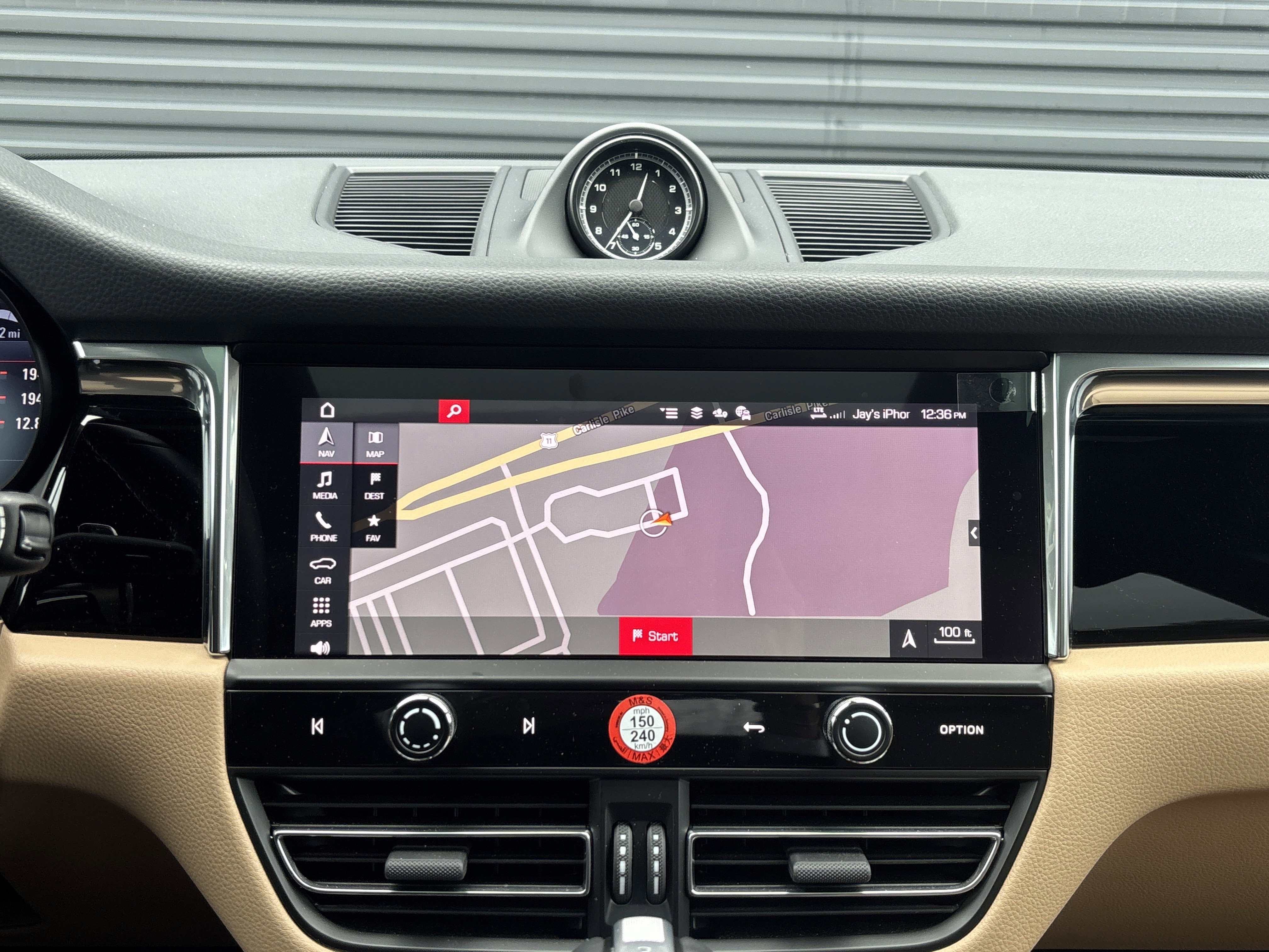 Certified 2025 Porsche Macan image 18