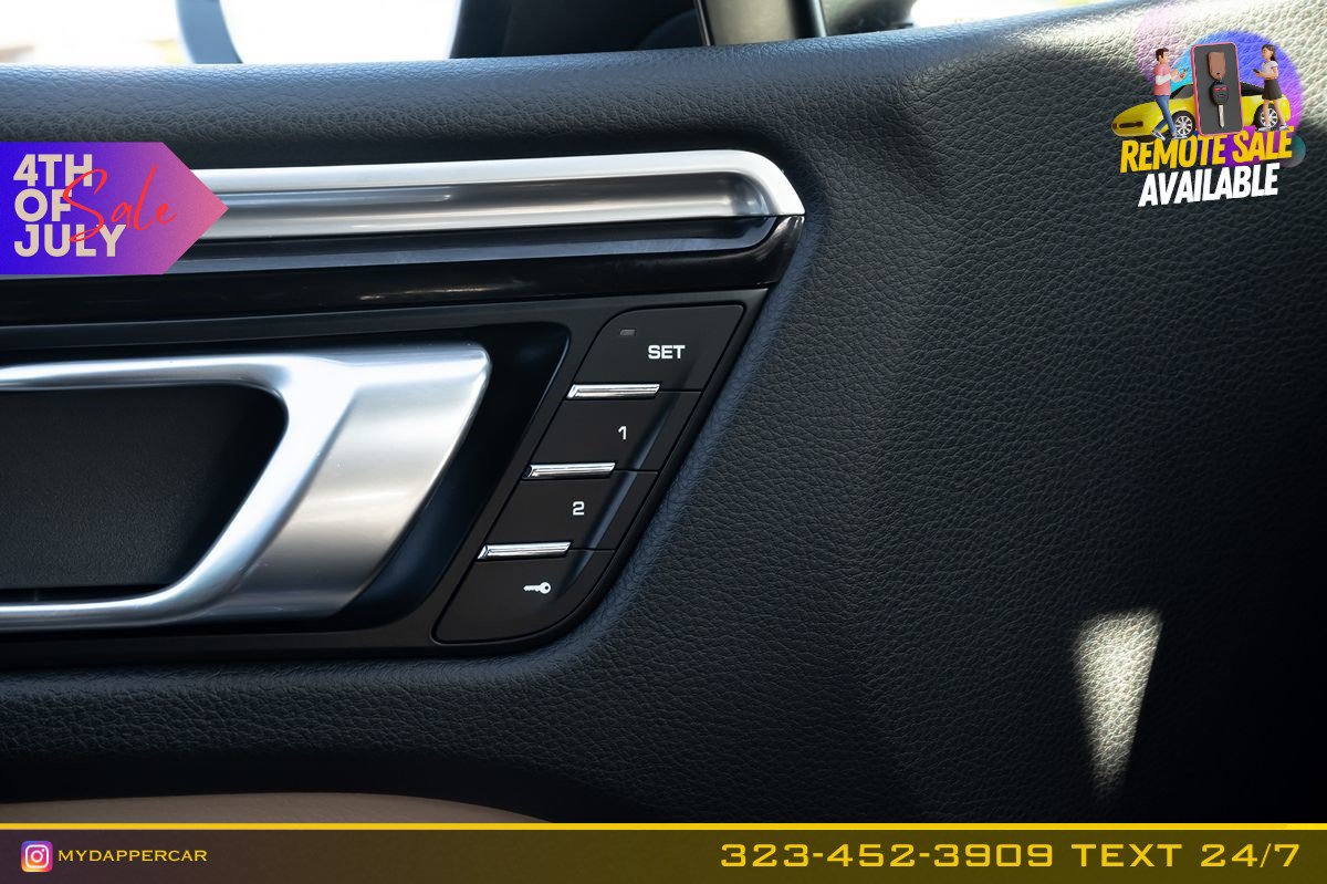 Used 2019 Porsche Macan AWD/4WD image 28