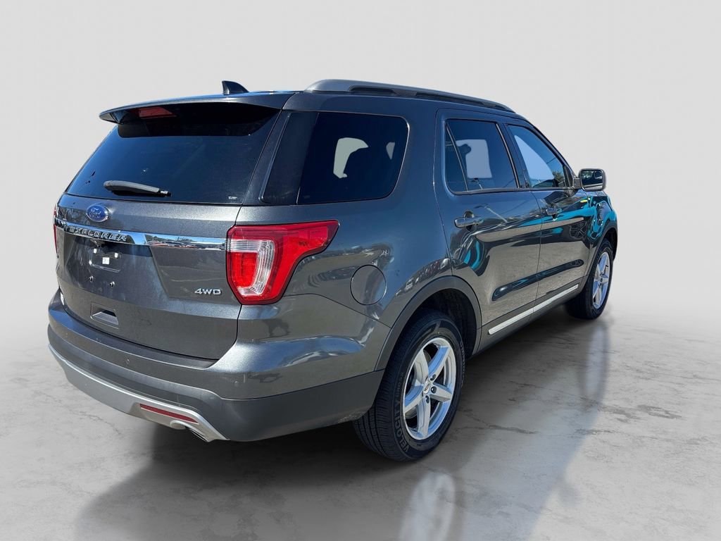 Used 2017 Ford Explorer XLT AWD/4WD image 5