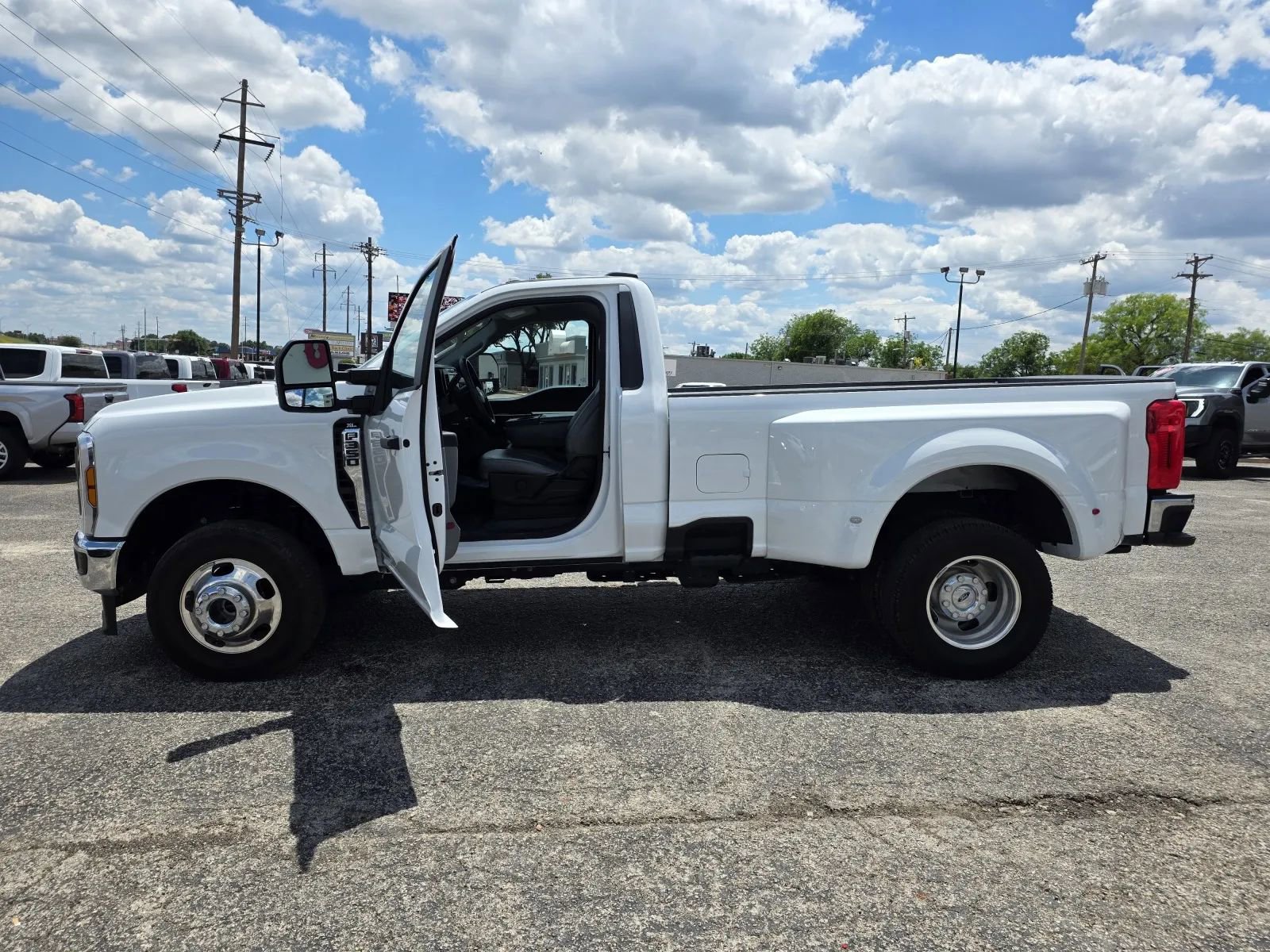 Used 2025 Ford F350 XL w/ FX4 Off-Road Package AWD/4WD image 8