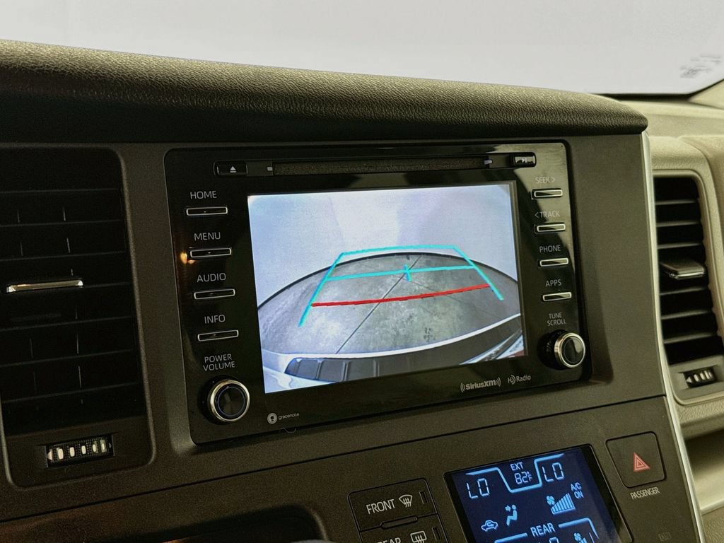 Certified 2018 Toyota Sienna LE FWD image 15