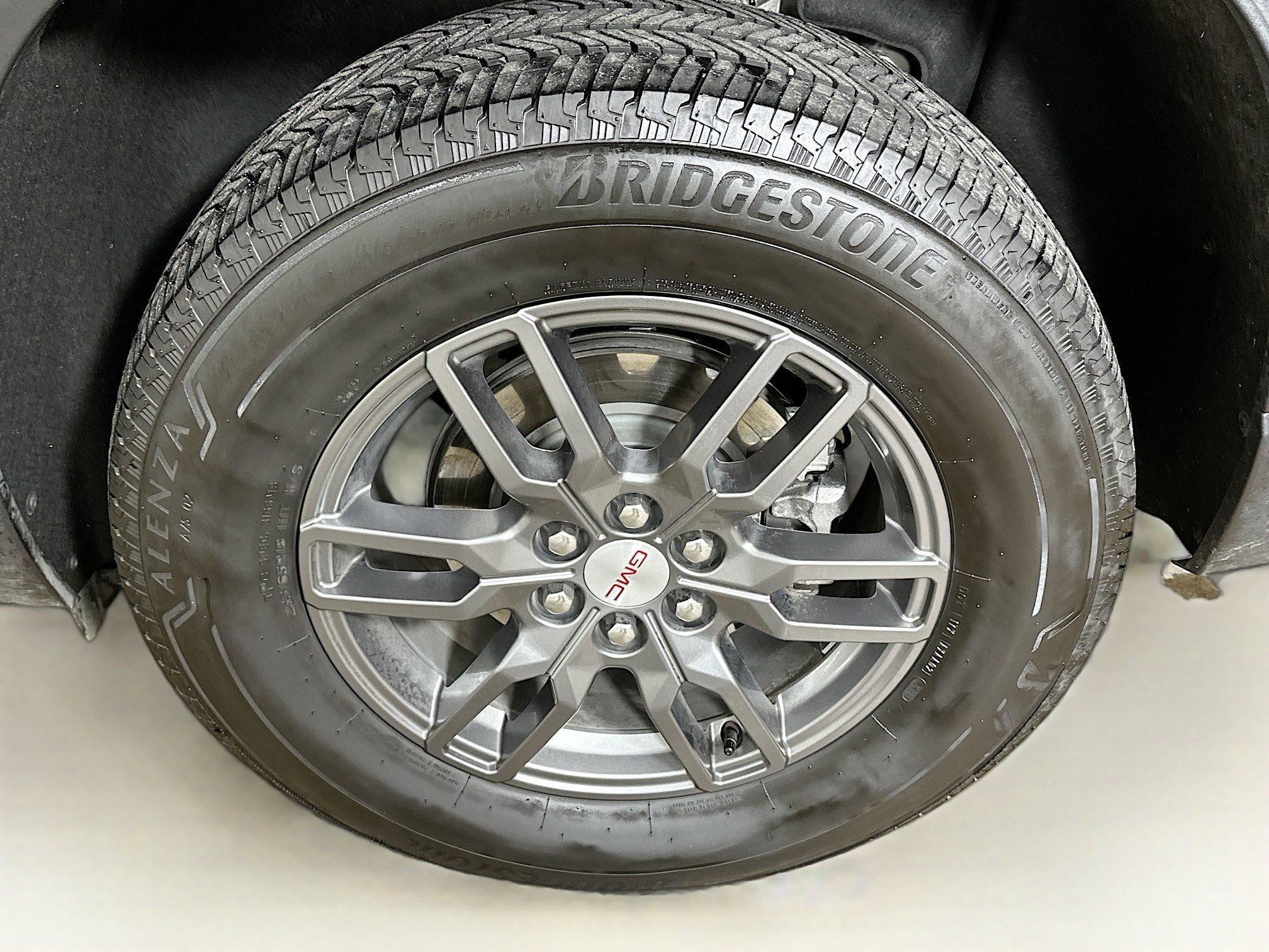 Used 2025 GMC Acadia Elevation image 11