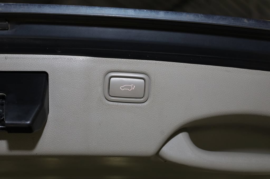 Used 2016 Kia Sedona SX FWD image 31