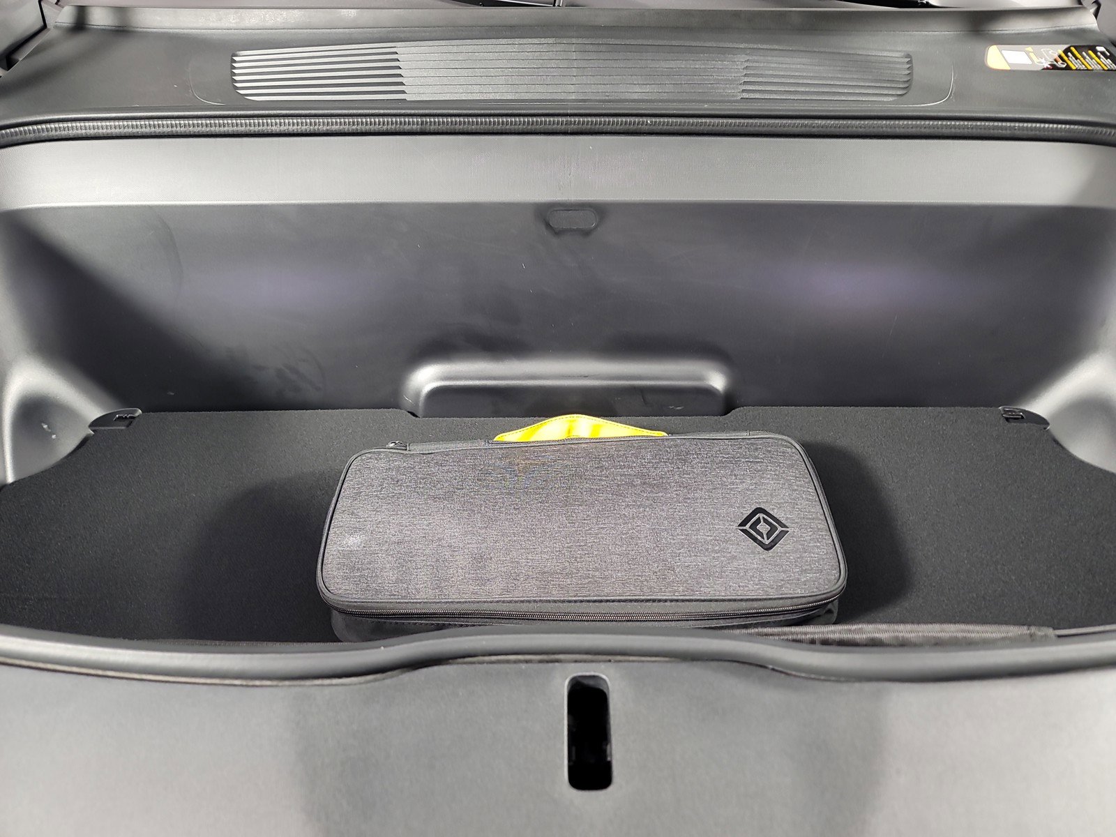 Used 2024 Rivian R1S Adventure image 14