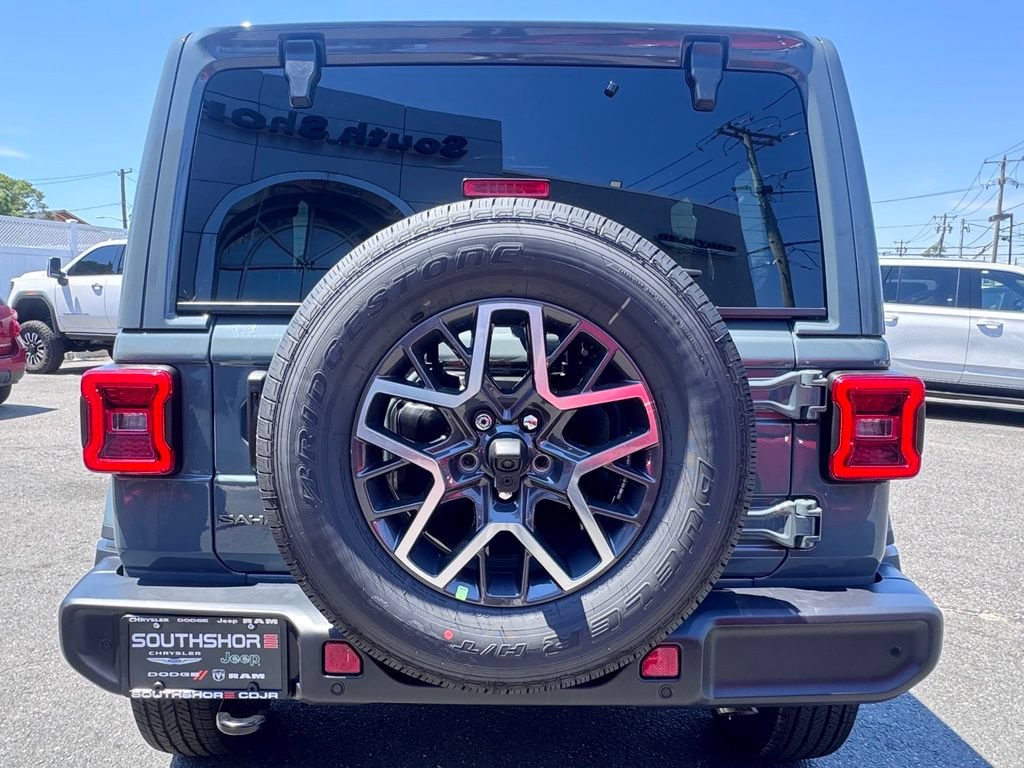 New 2026 Jeep Wrangler Unlimited Sahara w/ Safety Group AWD/4WD image 6