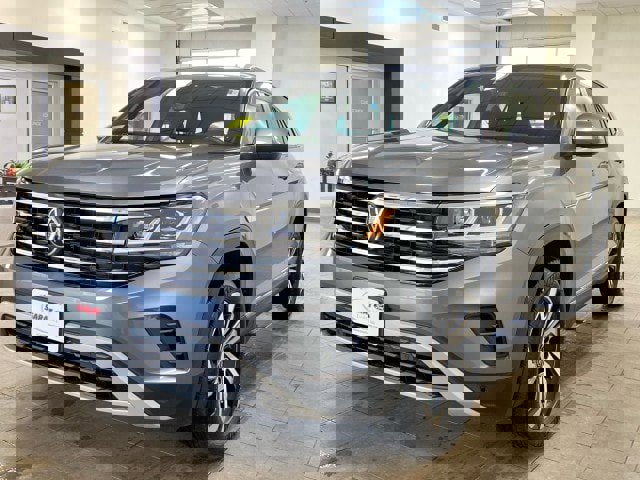 Used 2023 Volkswagen Atlas Cross Sport SEL AWD/4WD image 4