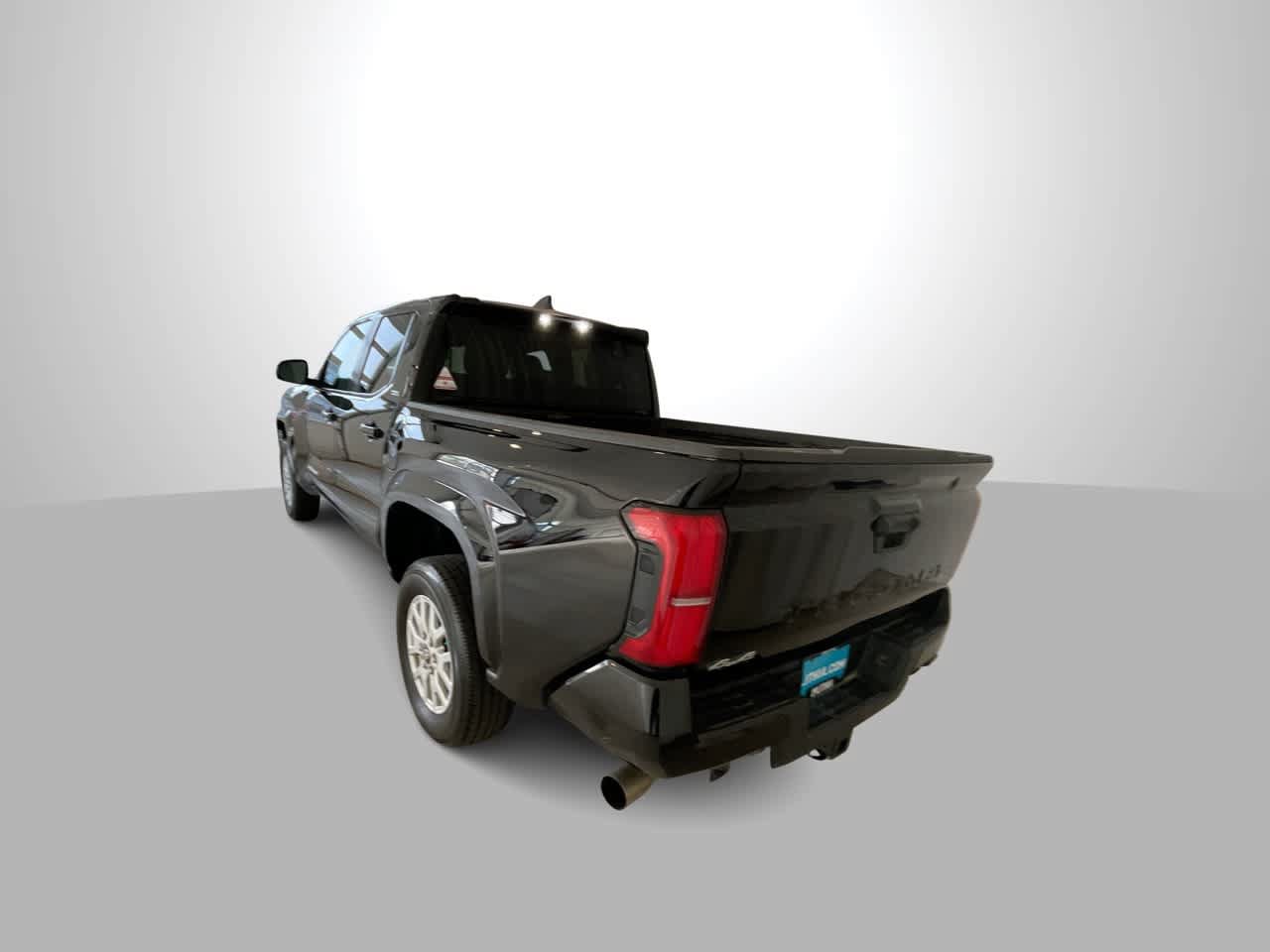 Used 2024 Toyota Tacoma SR5 AWD/4WD image 6