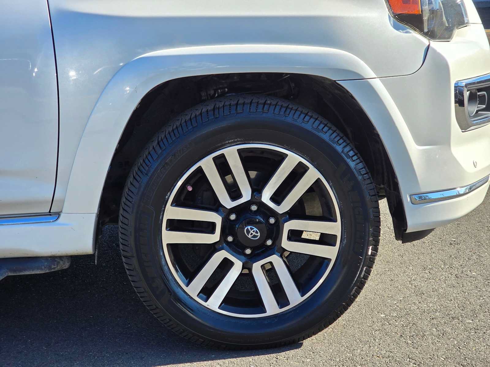 Used 2019 Toyota 4Runner Limited AWD/4WD image 9