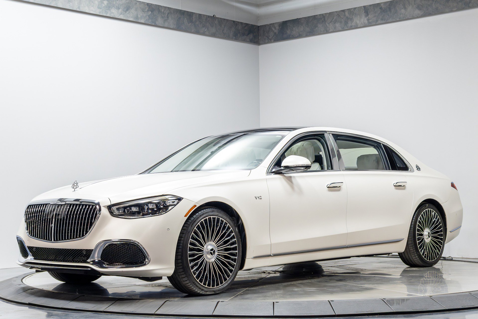 Used 2023 Mercedes-Benz Maybach S 680 4MATIC image 2