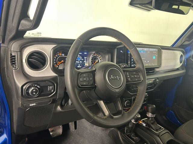 Used 2024 Jeep Gladiator Sport AWD/4WD image 13