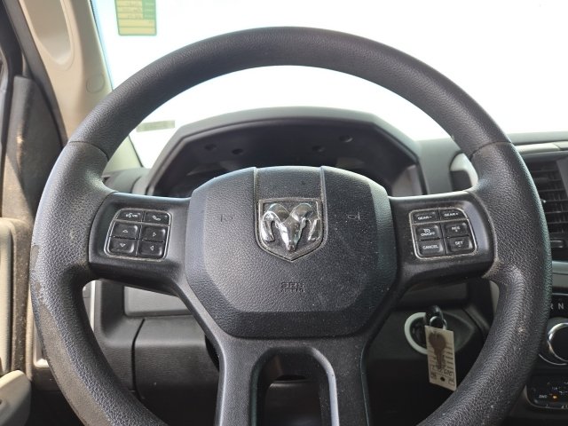 Used 2019 RAM 1500 Classic SLT AWD/4WD image 16