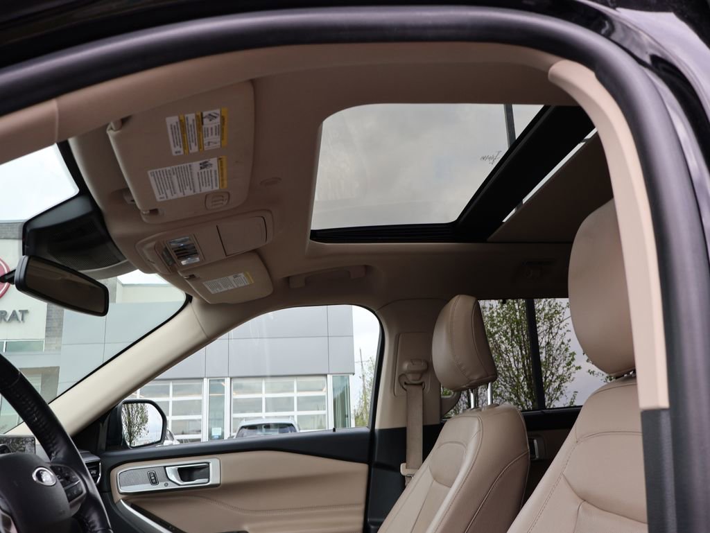 Used 2022 Ford Explorer Limited w/ Equipment Group 301A image 21