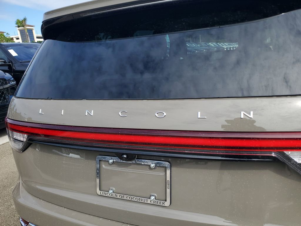 New 2025 Lincoln Aviator 2WD w/ Equipment Group 101A image 5