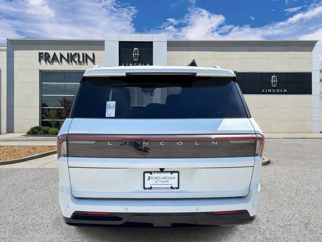 New 2026 Lincoln Navigator L Premier AWD/4WD image 6