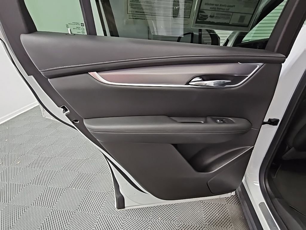 Used 2023 Cadillac XT6 Luxury image 34