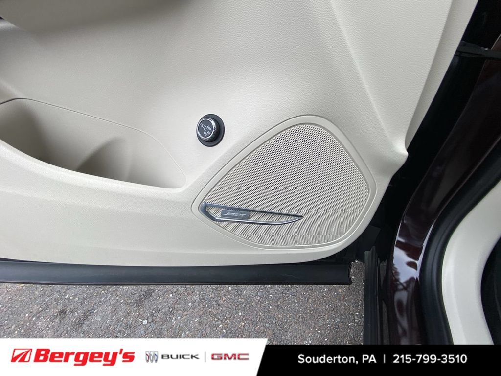Certified 2021 Buick Envision Avenir w/ Technology Package II AWD/4WD image 28